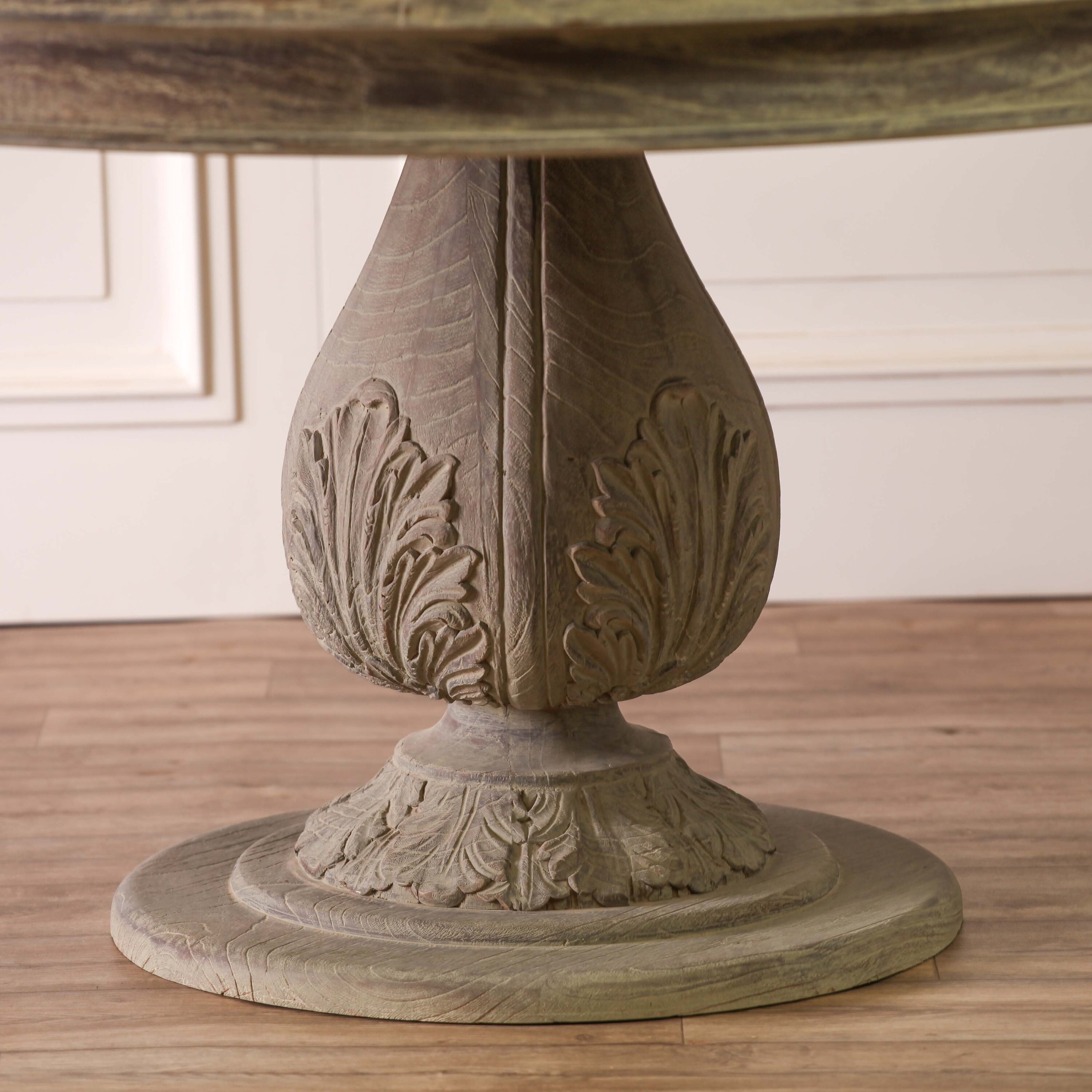 Stunning Rustic 150 cm Round carved acorn Pedestal washed hardwood