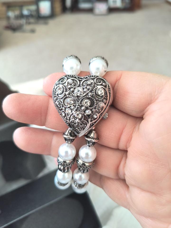 Vintage Colleen Lopez Heart Watch: Pearl & Silver Beaded  display picture 3