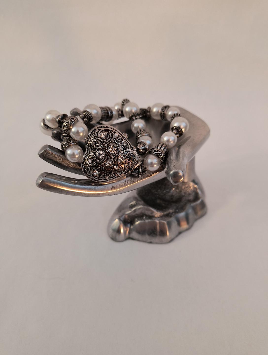 Colleen Lopez Heart and Pearl Silverplated Watch Vintage Colleen Lopez Heart Watch: Pearl & Silver Beaded  main image 3