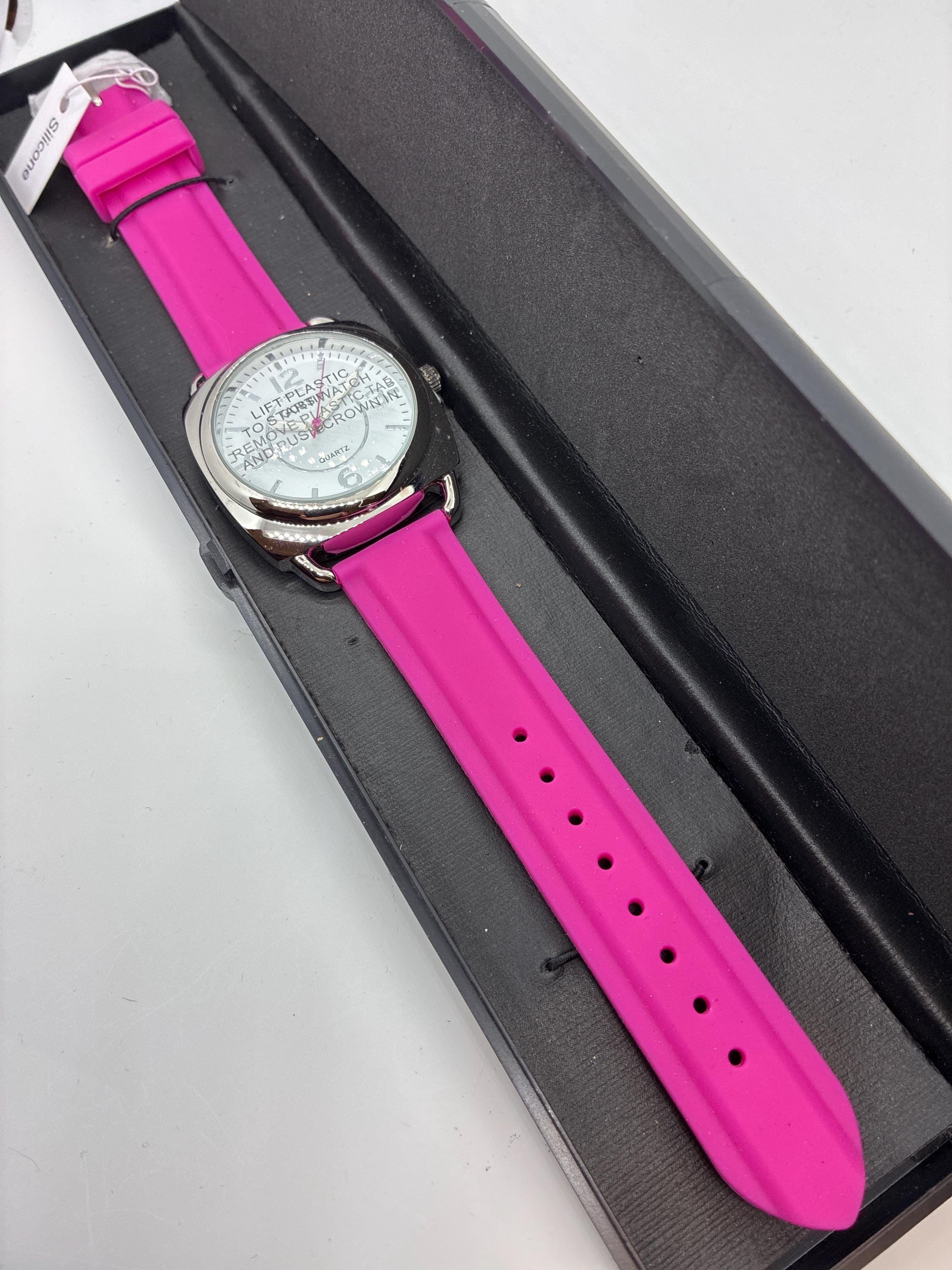 Vintage Gossip Silver Tone Watch With Pink Silicone Band  display picture 2