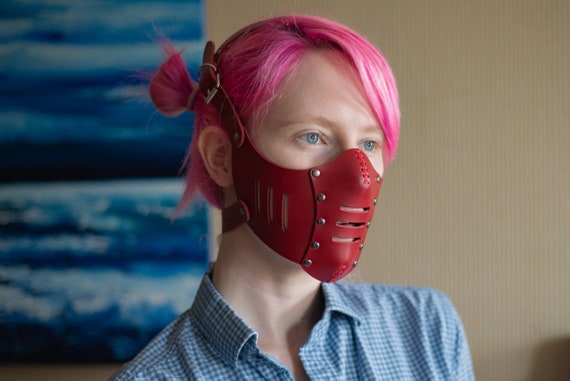 human muzzle lick human muzzle lick