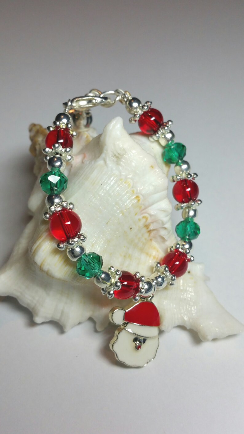 Handmade Costume Jewellery Kids Red Green Glass Beaded Bracelet Girls Santa Claus Charm Bracelet Christmas Jewellery Stocking Filler