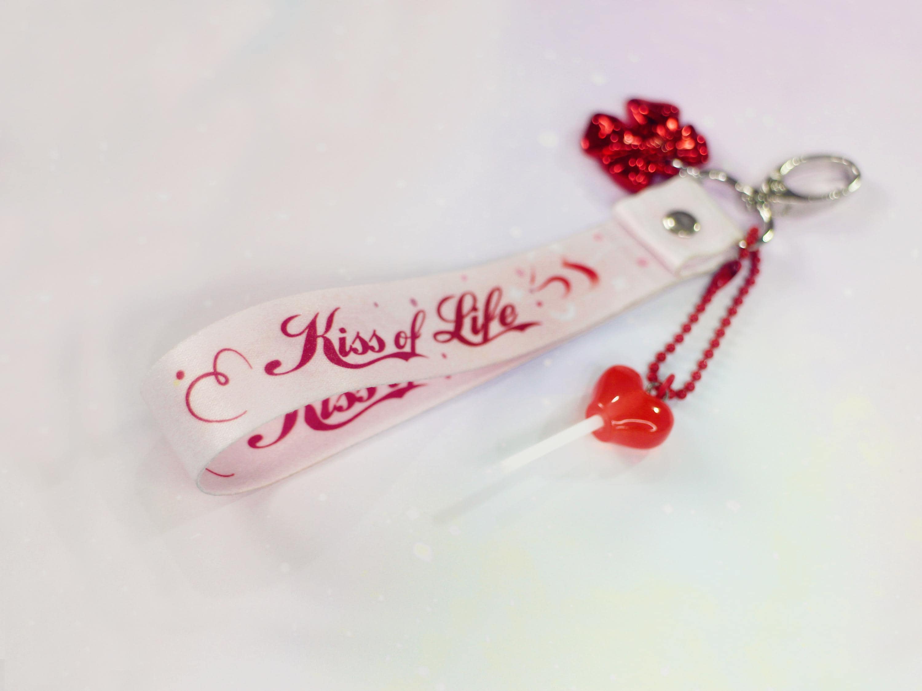 Kiss of life - Etsy 日本