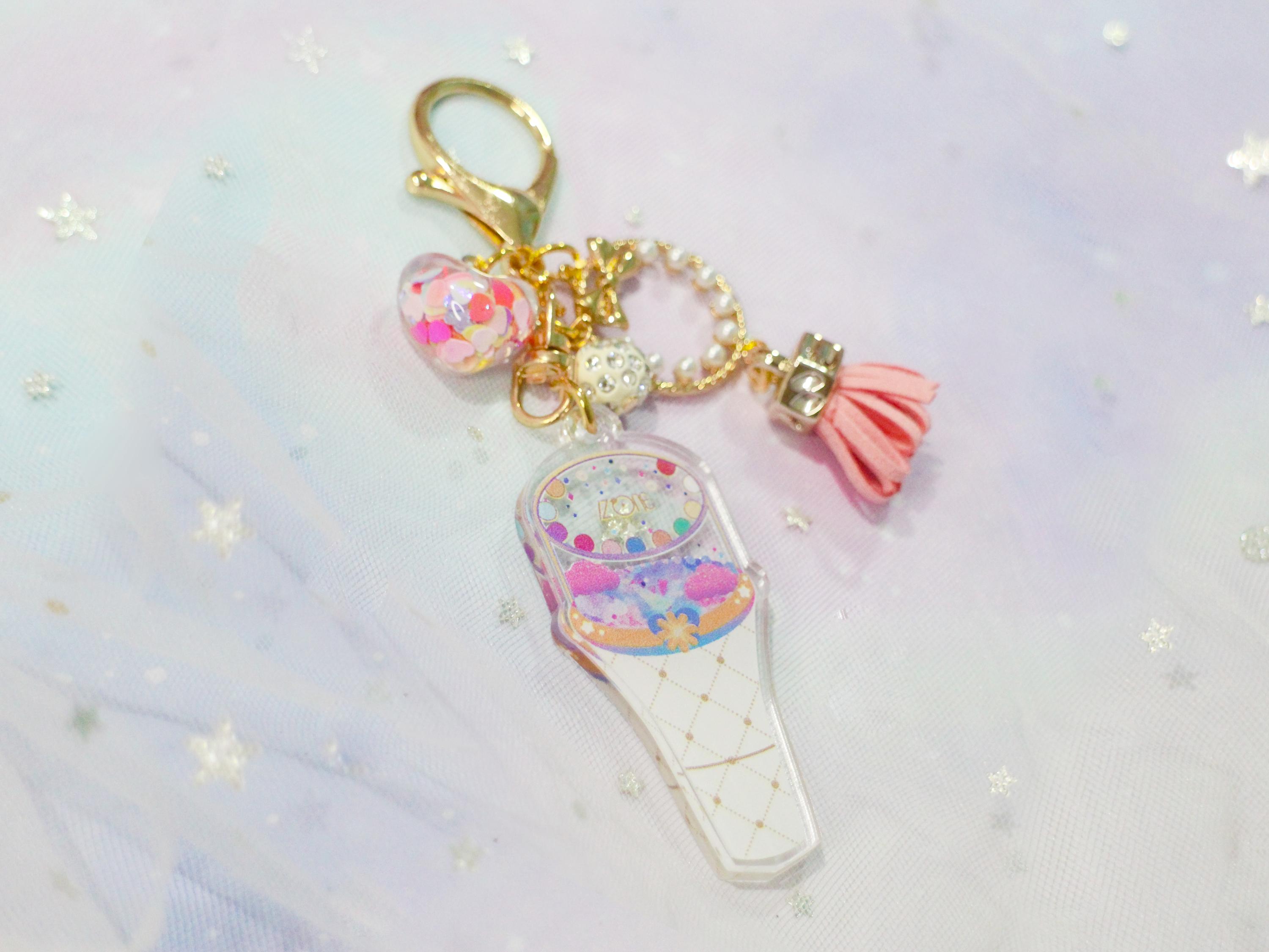 IZ*ONE Light Stick Keychain, Kpop Acrylic Charm - Etsy