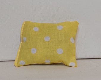 Catnip cushion yellow with white dots