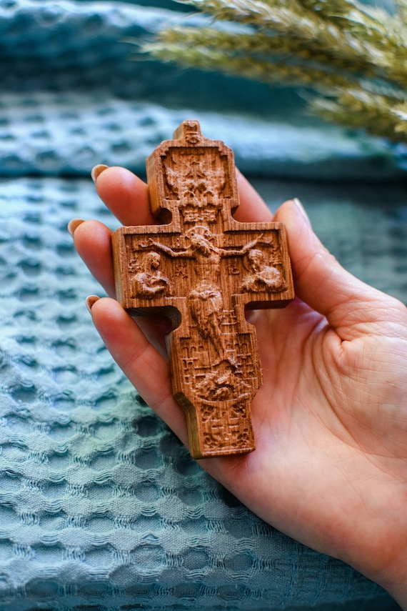 Cross pendant in wood from Assisi with outline body of Christ