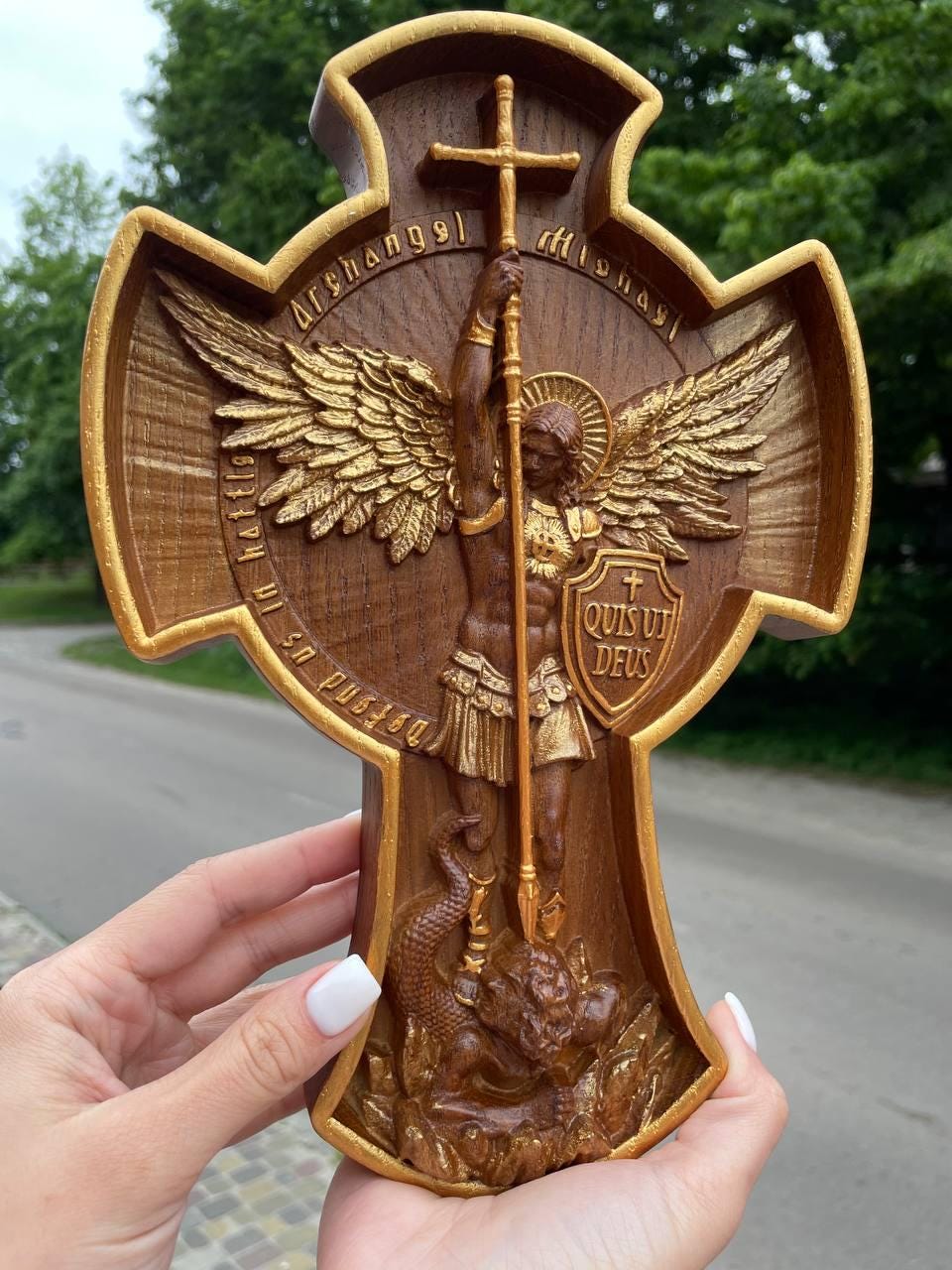 Arcángel Miguel Tallado En Madera: Regalo Cristiano Personalizado