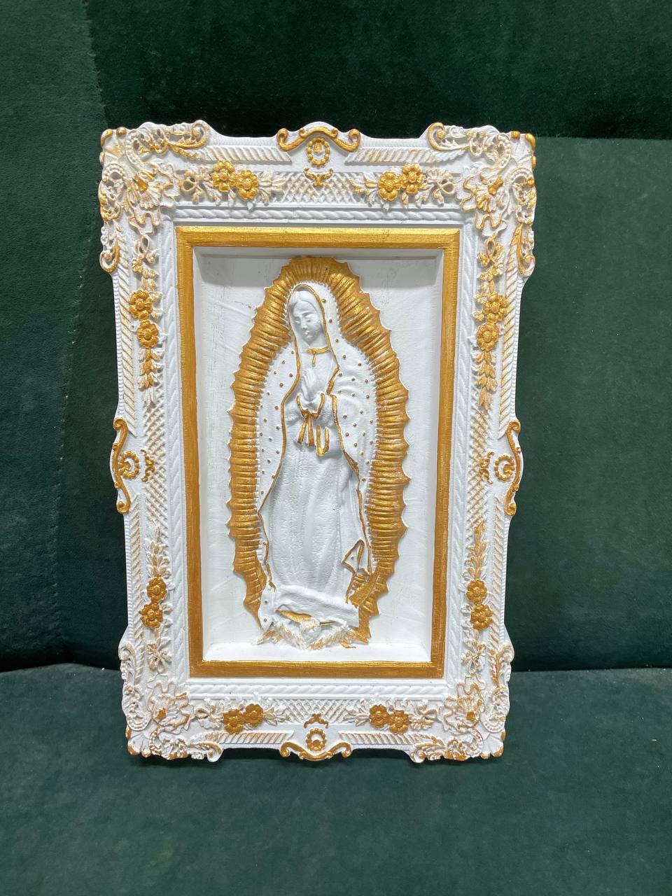 グアダルーペの聖母の木彫り：聖母マリアの壁画（彫刻入り）、免税