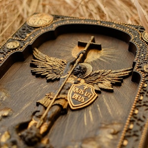 Placa de pared del Arcángel Miguel - 7 colores - Estatua de madera de San Miguel - Tallas de madera de cualquier tamaño, arte de pared cristiano, regalo cristiano para él