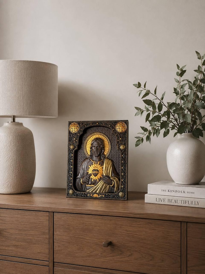 Heiliges Herz von Jesus Holzschnitzerei: Gravierte katholische Ikone, religiöses Geschenk Bild 8