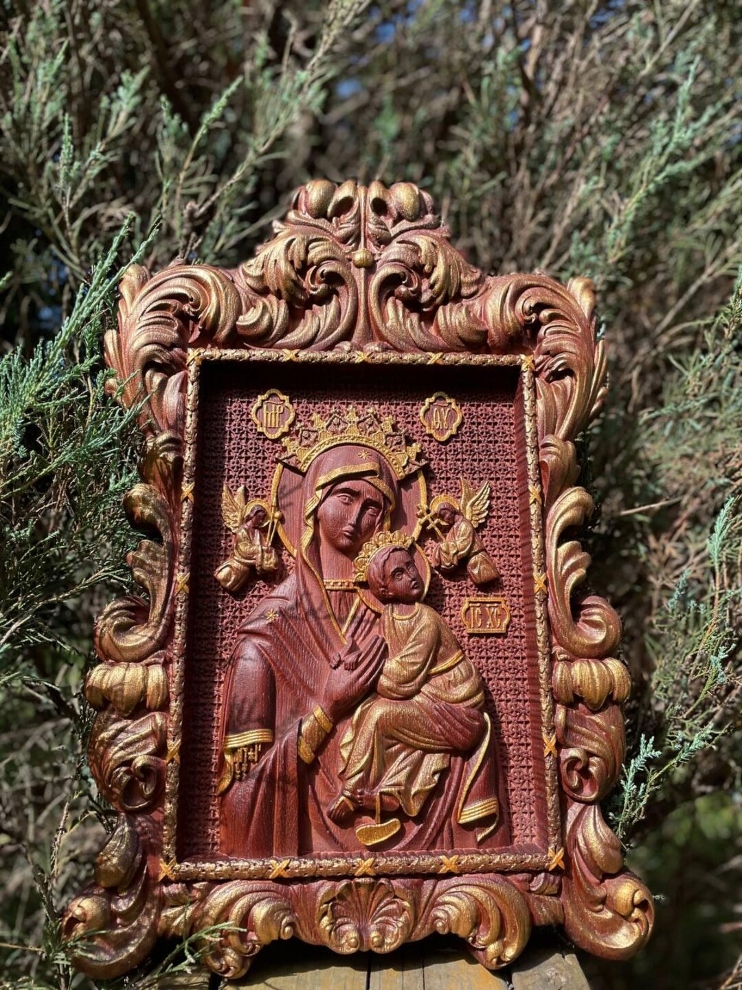 Virgin Mary Oak Wood Carving: Personalized Orthodox Icon Wall