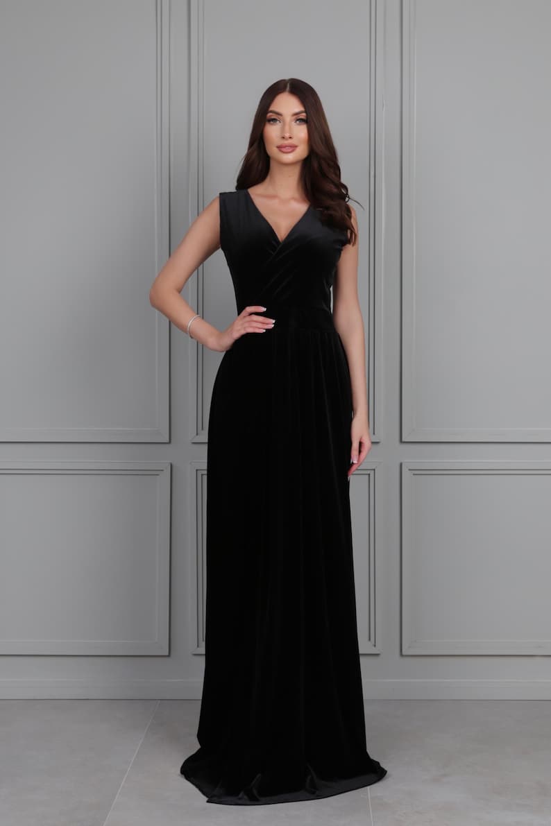 bridesmaid dress, velvet dress, wedding guest dress, evening dress, wedding dress, mother of the bride dress, gown dress, maxi dress, reception dress, elegant dress, formal dress, winter dress, woman velvet dress, slit dress