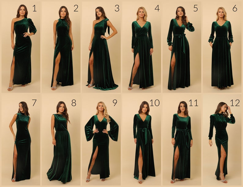Puede incluir: Doce estilos diferentes de vestidos maxi de terciopelo verde esmeralda con una abertura lateral. Los vestidos tienen diferentes escotes, longitudes de manga y detalles en la cintura.