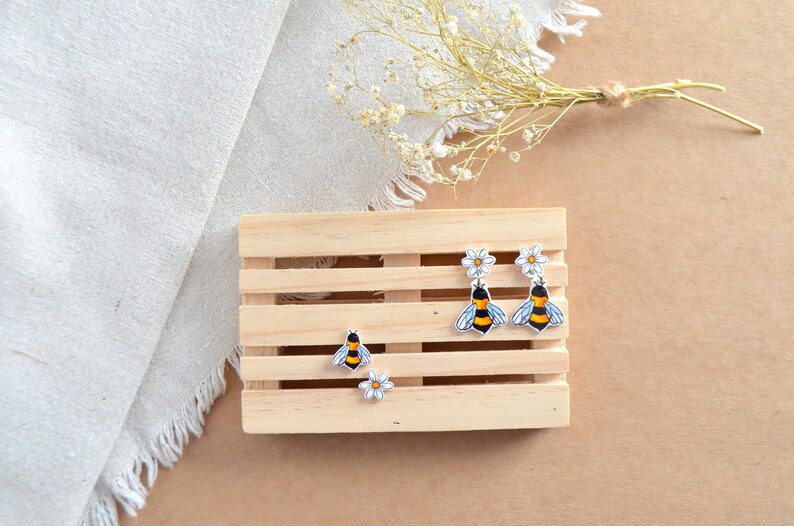nature earrings tiny earrings Bee earrings yellow bee earrings long flower earrings flower earrings nature earrings