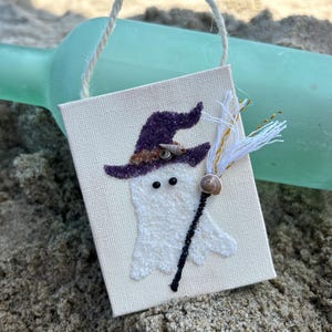 niña fantasma, decoración fantasma, fantasma de halloween, decoración de halloween, adorno fantasma, fantasma, fantasmas, halloween en la playa, halloween costero, bruja imagen 1