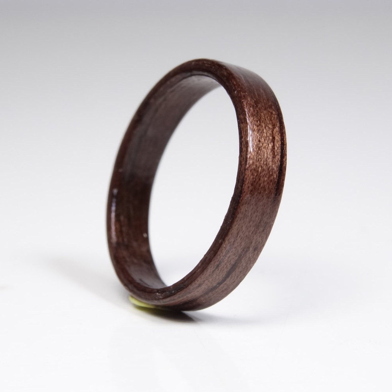 Anillo de madera Alianza Anillo de madera de nuez Anillo de Etsy España Anillo de madera Alianza Anillo de madera de nuez Anillo de Etsy España