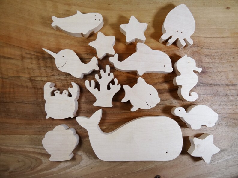 Jouet en bois Animaux Marins // Jouet écologique pour bébé // Baleine, dauphin, pieuvre, hippocampe // animaux en bois // cadeau noel image 3