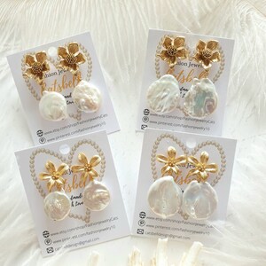 Gold Flower Pearl Drop Bridal Earrings, Pearl Flower Earrings Dangle, Flower Dangle Earrings, Bridal Drop Earrings, Gift for Bride
