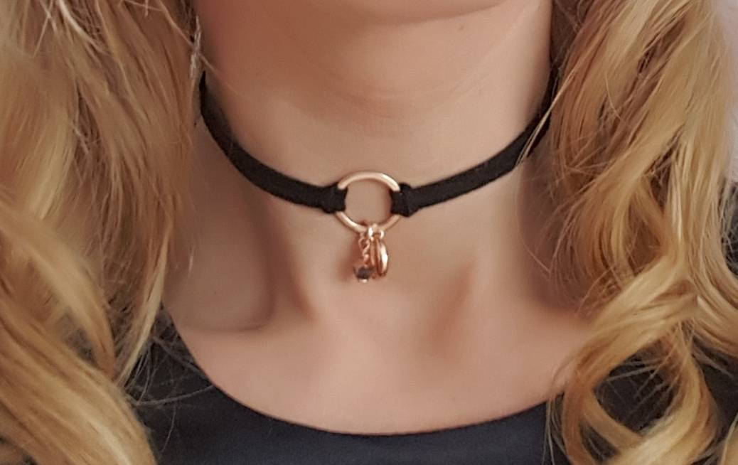 Rose Gold O Ring Choker With Cowrie 