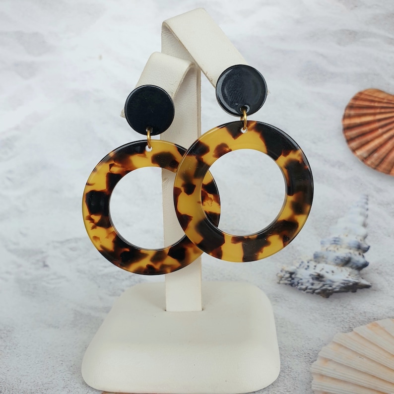 Tortoise shell earrings, acetate earrings, Geometric earrings black round stud