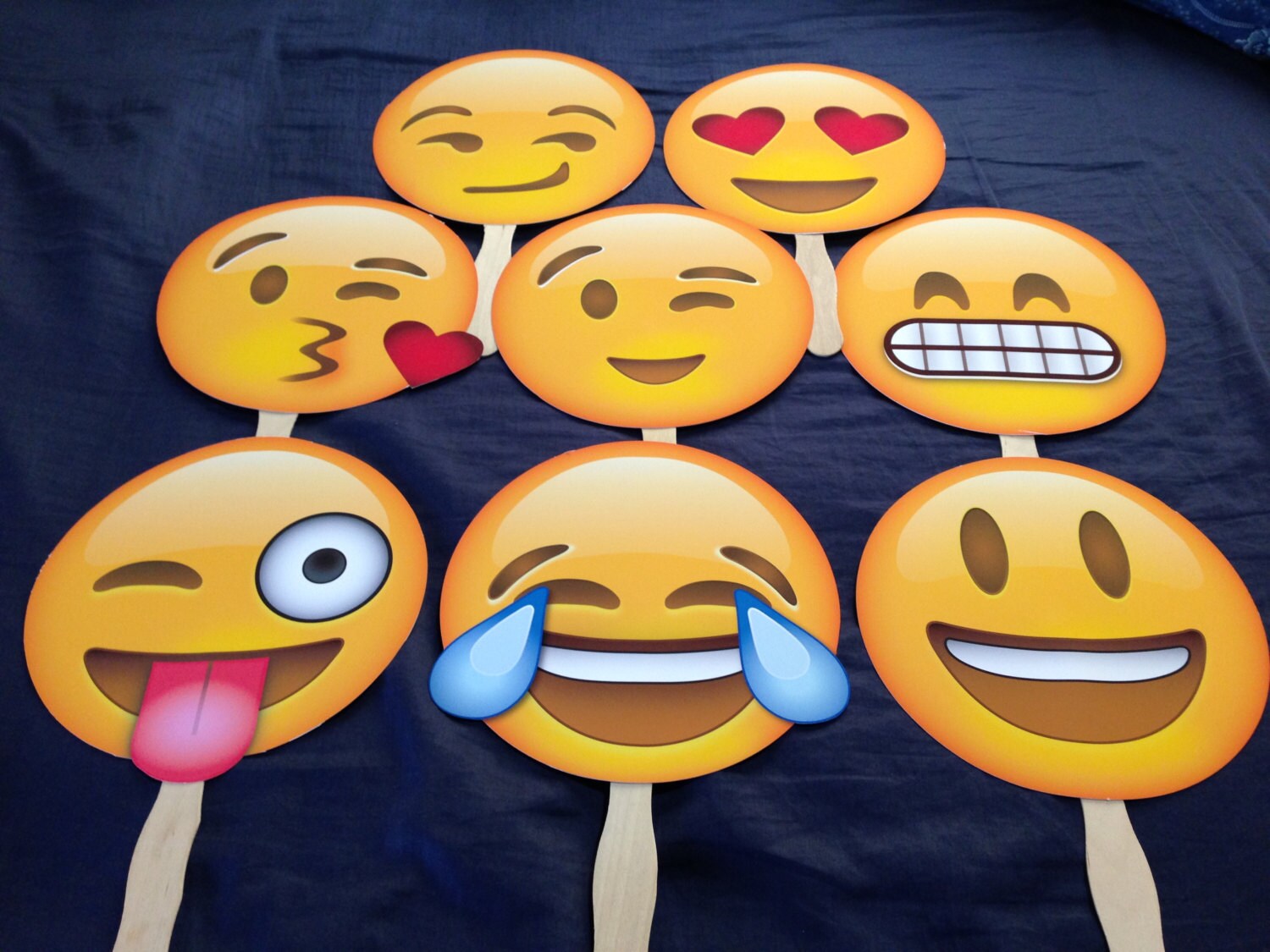 Emoji en un Stick Set 1 Smiley Emoji partido Photobooth Etsy