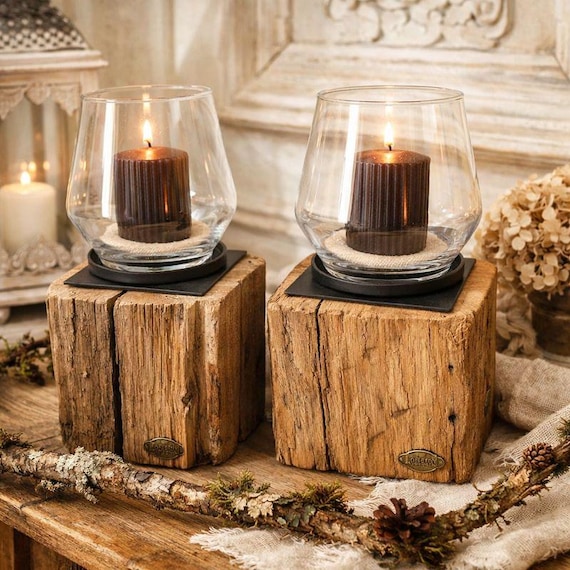 Windlicht aus Eisen auf Altholzbalken – Deko aus Holz und Metall, rustikale Tischdeko, Landhausstil, Handmade Wohnaccessoire