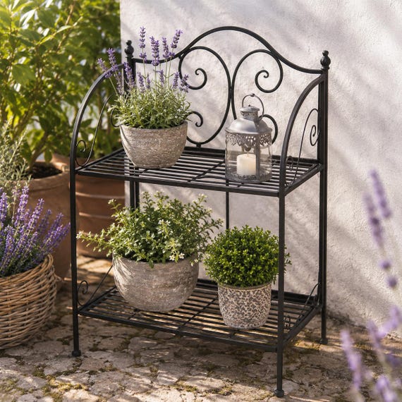 Metallregal Vintage im Landhausstil – Dekoratives Pflanzenregal für Garten & Terrasse