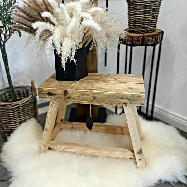 Hocker Bank Schemel aus altem Fichtenholz  – Ein echtes Unikat