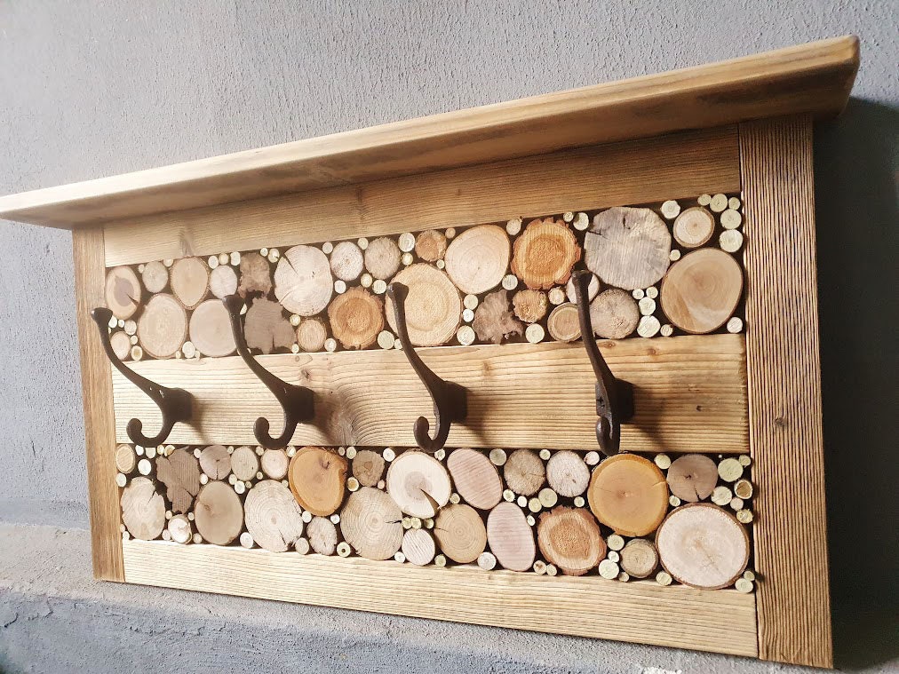 Garderobe Landhaus Altholz Baumscheiben Gusseisen