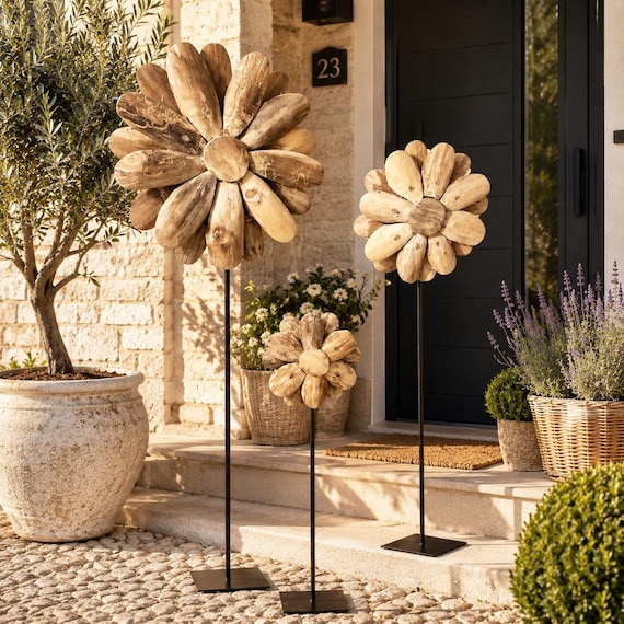 Holzblumen auf Metallfuß 3 verschiedene Größen Deko Dekoration Holzliebe Chalet Hotel Landhaus Wohnakzente Wohndeko