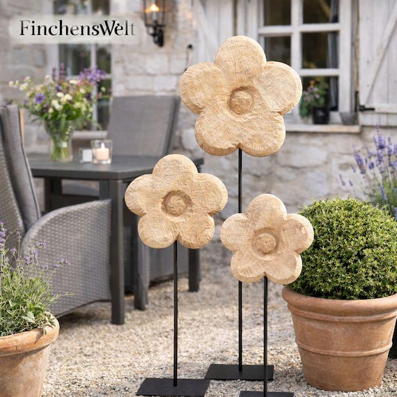 Holzblumen auf Metallfuß 3 verschiedene Größen Deko Dekoration Holzliebe Chalet Hotel Landhaus Wohnakzente Wohndeko