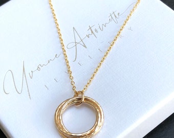 30th birthday gift, gold filled 3 linked ring necklace, 3 year anniversary gift, 3 circle necklace, gift for friend, gift for wife