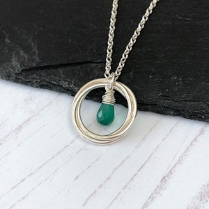 May birthstone necklace, emerald or green onyx pendant, 30th birthday gift for her, sterling silver 3 linked ring necklace with emerald