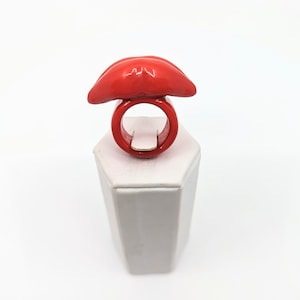 Kiss me a lot ring 3D ring lips image 8