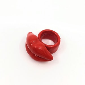 Kiss me a lot ring 3D ring lips image 9