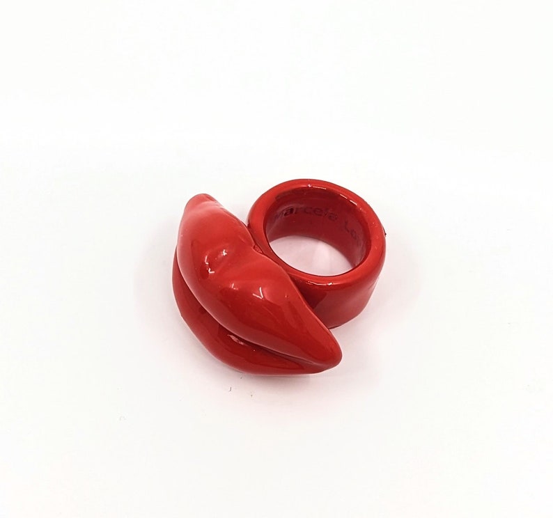 Kiss me a lot ring 3D ring lips image 9