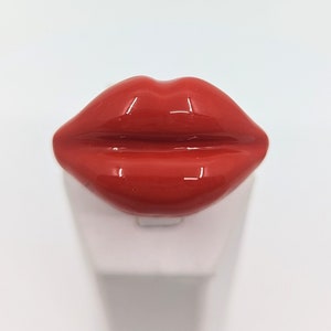 Kiss me a lot ring 3D ring lips image 7