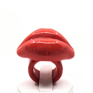 Kiss me a lot ring 3D ring lips image 4