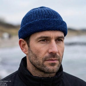 Handmade fisherman docker beanie made from 100% wool, stylish and warm, available in a variety of colors and sizes.Real product shown • AI-generated image
Echtes Produkt. KI-generiertes Bild zur Präsentation.