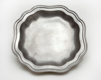 German Gilde-Zinn Pewter 10" Dinner Plate - Scalloped Interior & Exterior Rim - CircA 80s ..Castle Queen Anne Raised Design - Original Owner