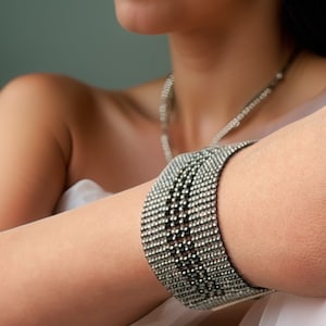 Pulsera de puño de plata minimalista - Joyería moderna hecha a mano