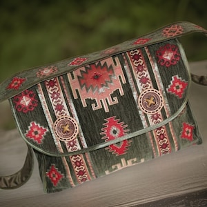 Bolsa transversal com motivos armênios verde oliva - Presente tradicional armênio autêntico - Bolsa étnica Boho - Bolsa de ombro elegante e original