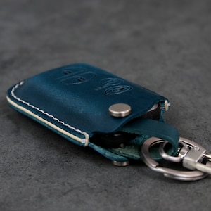 Toyota Series [2A-4] Key Fob Cover Avalon Camry Corolla Highlander Prius RAV4 Venza Land Cruiser Italian Veg-Tanned Leather Case