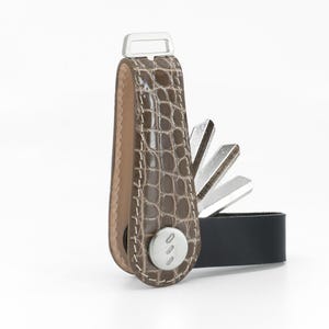 Schlüsselorganizer aus amerikanischem Alligatorleder - Taupe, Limited Edition - Leather Brut