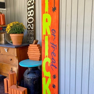 Trick or Treat Porch Leaner, Halloween Front Porch Sign, Front Door Sign, Front Porch Sign, Home Sign, Porch Décor, Porch Leaner, Porch Sign