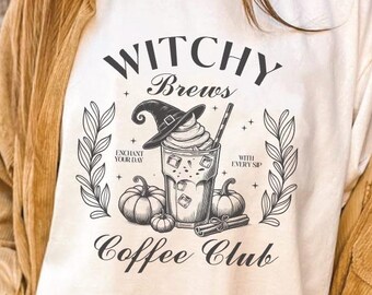 Shirt Witchy Coffee Club Comfort Colors: Halloween-shirt met print