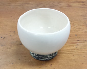 McCoy Round Vase ~ Basket Weave Base, Solid Off-White/Ivory Bowl
