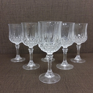 6 ou 8 verres à vin Longchamp en Cristal d&#39;Arques-Durand Verres à pied en cristal