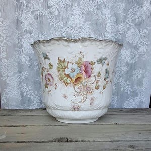 Antique 1891-1917 Jardiniere Planter   S Fielding And Company England Elm Pattern Victorian Porcelain Planter   Stoke-on-Trent