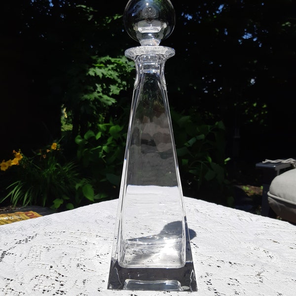 Colle Crystal Decanter   Made In Italy    Crystal Glass Ball Stopper   Over 4 Pounds   Pyramid Shape With Square Base   13 3/4 inches Tall